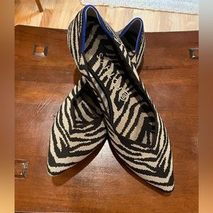 RARE Retired Rothy's Zebra Points Size 9